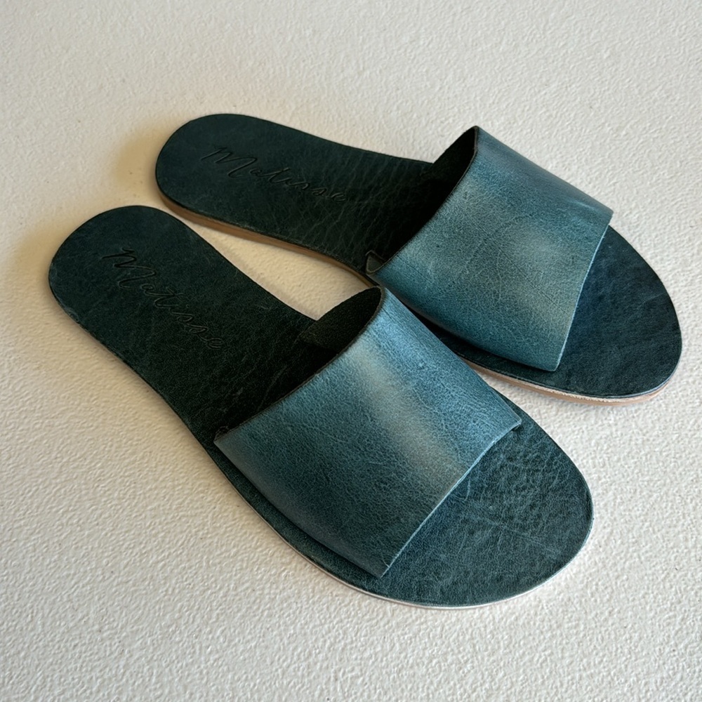 Matisse Diego Flats Sandals Green. size 6